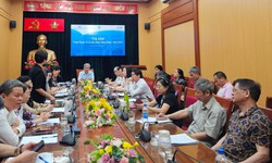 Tăng thuế thuốc l&#225; để bảo vệ sức khỏe cộng đồng v&#224; giảm ti&#234;u d&#249;ng