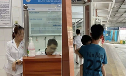Vụ người d&#226;n ‘tố’ phải đ&#243;ng đủ tiền mới cấp cứu: Bệnh viện đa khoa Nam Định n&#243;i g&#236;?