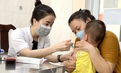 B&#236;nh Thuận mở rộng đối tượng ti&#234;m vaccine nhằm ngăn chặn b&#249;ng ph&#225;t dịch sởi