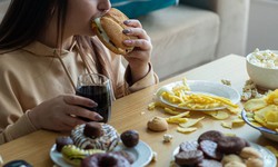 6 c&#225;ch ăn uống để hạn chế suy thận ở người trẻ