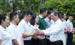 30 b&#225;c sĩ TPHCM l&#234;n đường chăm s&#243;c sức khỏe cho qu&#226;n, d&#226;n tại huyện đảo Trường Sa