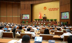 Quốc hội th&#244;ng qua c&#225;c quy định mới về tuyển dụng, thu nhập của c&#225;n bộ, c&#244;ng chức