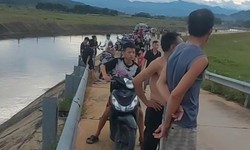 Lao xuống k&#234;nh cứu em, hai anh em ruột đuối nước thương t&#226;m