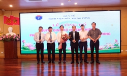 Bộ Y tế trao quyết định bổ nhiệm Ph&#243; Gi&#225;m đốc chuy&#234;n m&#244;n Bệnh viện Mắt Trung ương