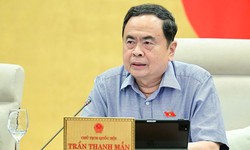Chủ tịch Quốc hội: Phải đặc biệt quan t&#226;m đến nh&#226;n sự chủ chốt cấp x&#227; khi sắp xếp