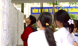 S&#225;ng nay, gần 103.000 sĩ tử H&#224; Nội ch&#237;nh thức l&#224;m thủ tục dự thi lớp 10