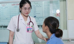 Ch&#243;ng mặt, rong kinh k&#233;o d&#224;i, c&#244; g&#225;i 17 tuổi ph&#225;t hiện mắc hội chứng tự miễn hiếm gặp