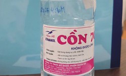 Người đ&#224;n &#244;ng thường xuy&#234;n x&#250;c miệng bằng cồn, kh&#244;ng may mua phải h&#224;ng giả dẫn đến h&#244;n m&#234; nguy kịch