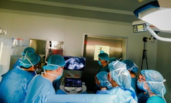 Số lượt kh&#225;m, chữa bệnh nội, ngoại tr&#250; ở TPHCM 6 th&#225;ng đầu năm đều tăng