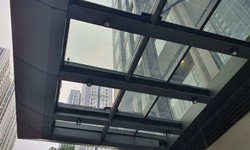 Nam thanh ni&#234;n tử vong sau khi rơi từ tầng cao chung cư

