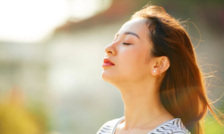 5 th&#243;i quen buổi s&#225;ng gi&#250;p giảm mỡ v&#224; giữ d&#225;ng l&#226;u d&#224;i