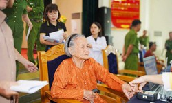 Một năm Ng&#226;n h&#224;ng Gen Liệt sĩ: 51.000 mẫu ADN v&#224; h&#224;nh tr&#236;nh tri &#226;n bằng khoa học