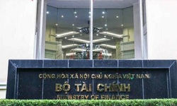 Bộ T&#224;i ch&#237;nh th&#244;ng tin về việc một Vụ trưởng bị ng&#227; tử vong tại cơ quan