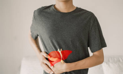 Những th&#243;i quen buổi s&#225;ng v&#244; t&#236;nh g&#226;y hại gan