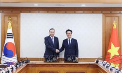 Tổng B&#237; thư T&#244; L&#226;m hội kiến Thủ tướng H&#224;n Quốc Kim Min Seok