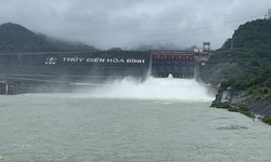 Mở cửa xả lũ hồ thủy điện H&#242;a B&#236;nh v&#224;o tối nay ứng ph&#243; với mưa lớn