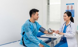 V&#236; sao đ&#224;n &#244;ng trẻ &#237;t ti&#234;m ph&#242;ng v&#224; kh&#225;m định kỳ?