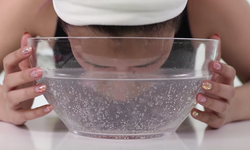 Rửa mặt với nước đá làm đẹp da: Ai nên thực hiện và ai nên tránh?