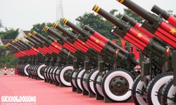Cận cảnh d&#224;n ph&#225;o lễ sẵn s&#224;ng khai hỏa trong buổi tổng hợp luyện diễu binh tối nay 21/8