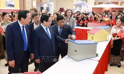 Thủ tướng chủ tr&#236; Hội nghị tổng kết Chương tr&#236;nh v&#224; Phong tr&#224;o thi đua &#39;Cả nước chung tay x&#243;a nh&#224; tạm, nh&#224; dột n&#225;t&#39;