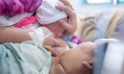 Nu&#244;i con bằng sữa mẹ ở v&#249;ng d&#226;n tộc thiểu số v&#224; miền n&#250;i