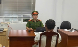 Bố vợ cầm dao đe dọa CSGT khi thấy con rể bị dừng xe