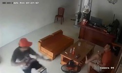 Người đ&#224;n &#244;ng bị ch&#233;m đứt l&#236;a tay tại nh&#224; ri&#234;ng