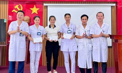 Nh&#226;n vi&#234;n y tế hiến m&#225;u gi&#250;p sản phụ qua cơn nguy kịch