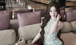 G&#243;c khuất nghề idol live: &#193;p lực ph&#237;a sau &#225;nh đ&#232;n v&#224; th&#244;ng điệp từ Ng&#226;n Kina