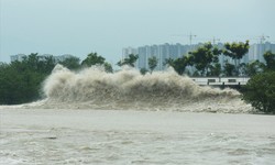 Từ nay đến th&#225;ng 10, Biển Đ&#244;ng c&#243; thể c&#243; 2 cơn b&#227;o, miền Trung mưa lớn lịch sử