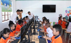 Học sinh đ&#227; tới lớp sau vụ phụ huynh phản đối s&#225;p nhập trường ở Nghệ An