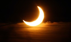 Lại sắp có nhật thực một phần, Việt Nam có quan sát được?