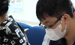 Tự &#253; d&#249;ng thuốc nhỏ mắt trong 2 năm, nam thanh ni&#234;n teo ho&#224;n to&#224;n d&#226;y thần kinh thị gi&#225;c