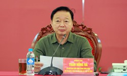 C&#225;c địa phương b&#225;o c&#225;o với Ph&#243; Thủ tướng về thiệt hại ban đầu do b&#227;o số 10 g&#226;y ra