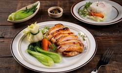 Thắp lửa tình thân với món gà Mỹ nướng ngũ vị mùa Vu lan