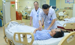 Kỳ t&#237;ch cứu sống bệnh nh&#226;n ngừng tim gần 40 ph&#250;t