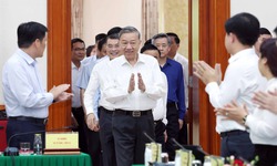 Xây dựng đội ngũ cán bộ đủ phẩm chất, năng lực và uy tín theo tư tưởng Hồ Chí Minh đáp ứng yêu cầu phát triển đất nước trong kỷ nguyên mới