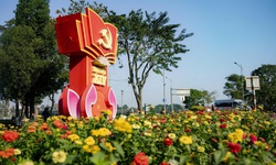 TP Huế rực rỡ cờ hoa hướng về Đại hội XIV của Đảng