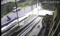 Xe máy chở 3 người tông Thượng úy cảnh sát giao thông bị thương nặng