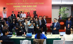 Thủ tướng Phạm Minh Chính động viên lực lượng báo chí tác nghiệp tại Đại hội XIV