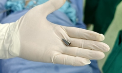  Đang ngồi học bỗng tím tái, bé trai 7 tuổi khiến bác sĩ hốt hoảng khi soi phế quản