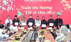 2,2 tỷ đồng hỗ trợ người bệnh nghèo tại phiên chợ Tết 0 đồng ở Bệnh viện Việt Đức