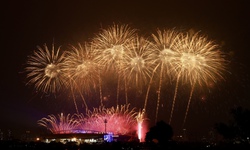 Mãn nhãn màn trình diễn pháo hoa kéo dài mừng thành công Đại hội Đảng XIV