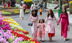 Đi bộ lâu: Làm thế nào để chân không bị quá tải?