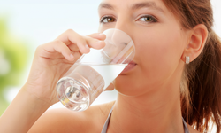 Dịp Tết, dù bận cũng đừng quên uống nước khi thức dậy vì 5 lý do này