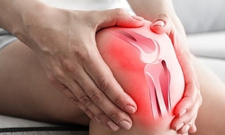 Đau đầu gối khi đứng lên, ngồi xuống có đáng lo?