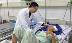 Ca mổ kéo dài 6h cứu cụ ông 81 tuổi thoát cửa tử ngày đầu năm mới