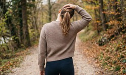 Người phụ nữ bị đột quỵ sau khi bẻ khớp cổ để giảm căng thẳng