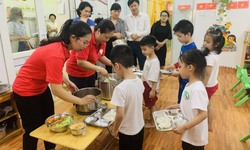 Quản lý bếp ăn bán trú và trách nhiệm của nhà trường