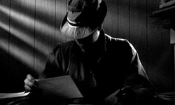 Thuê thám tử theo dõi vợ, chồng ngoại tình: Rủi ro pháp lý, mức phạt lên tới hàng tỷ đồng